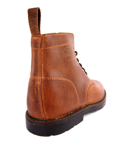 Botins atacadores em couro