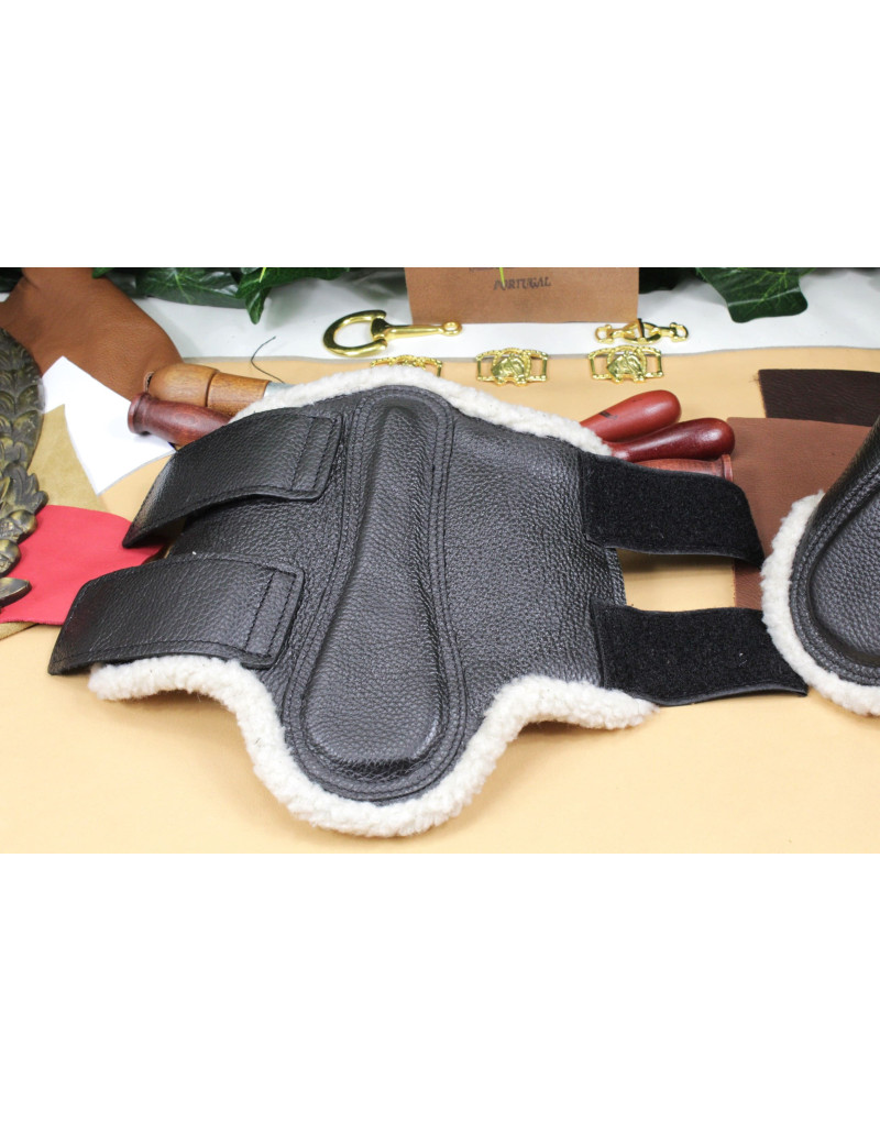 SANCTUS Protectores cuero y lana Sintética